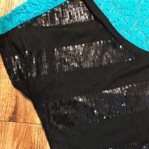 daytrip v-neck shirt.